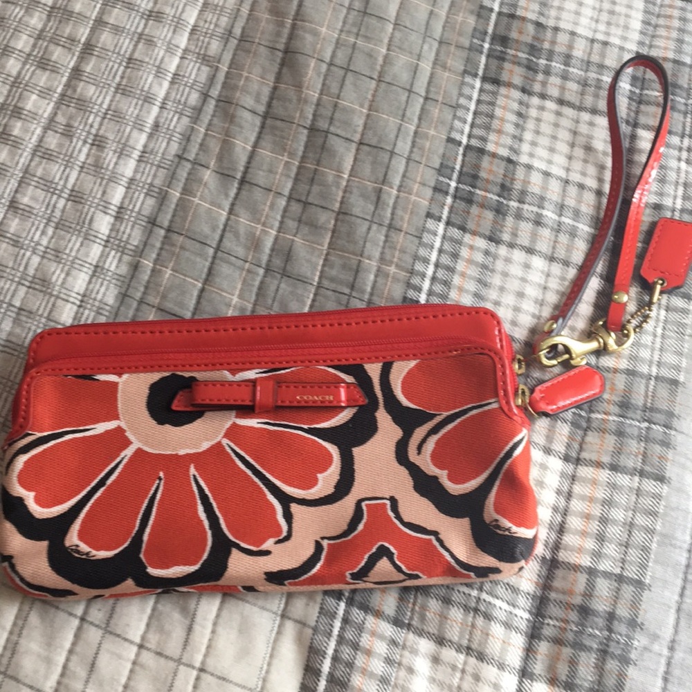 Coach Poppy Double Zip Wallet